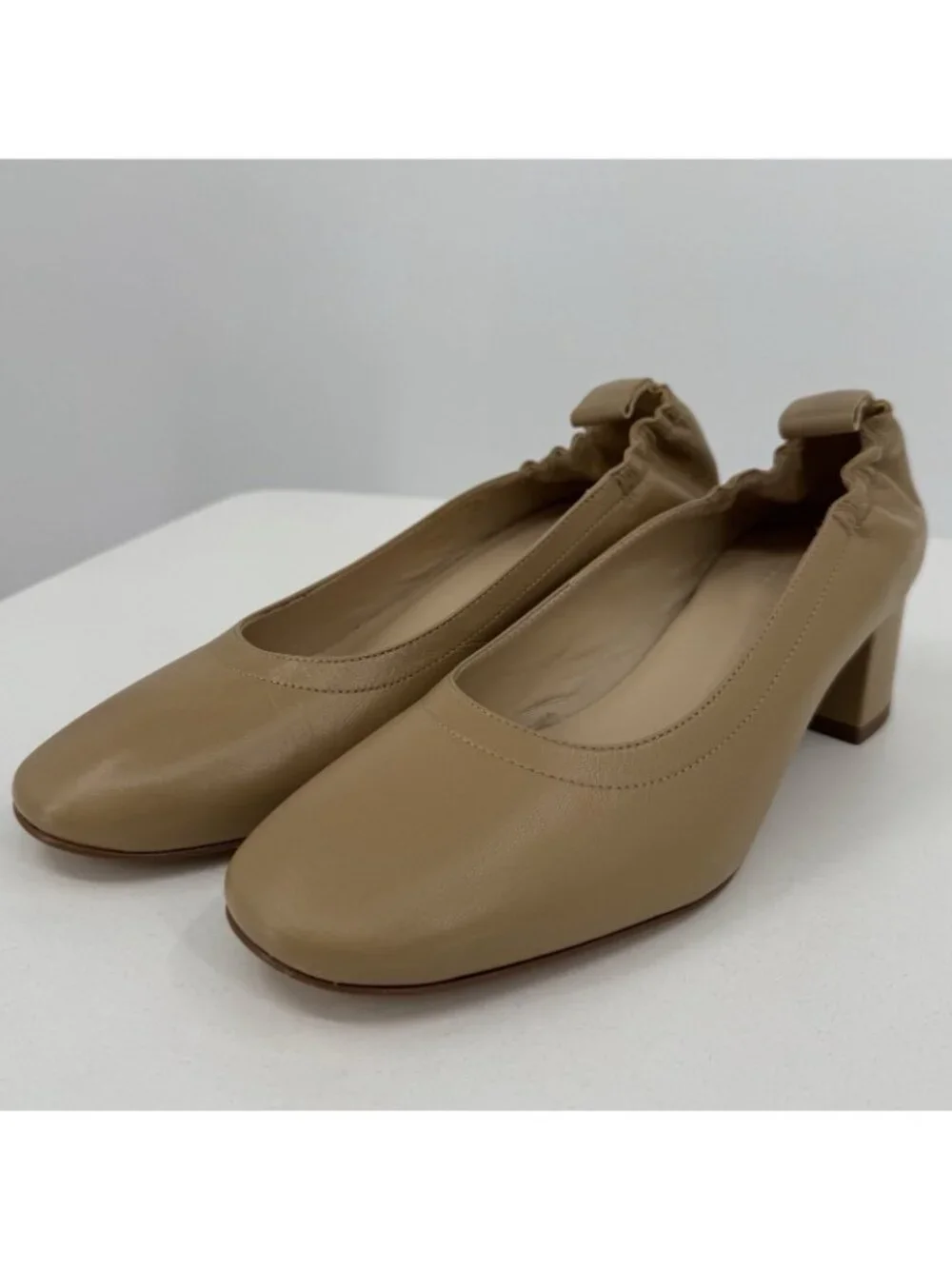 Everlane Italian Leather Day Heel Light Taupe 6.5 Women's Elastic Back Comfort